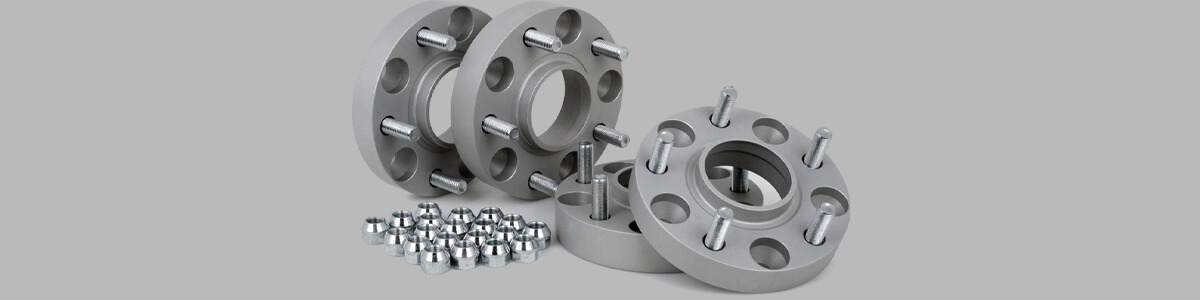 Car spacers. Advantages and disadvantages