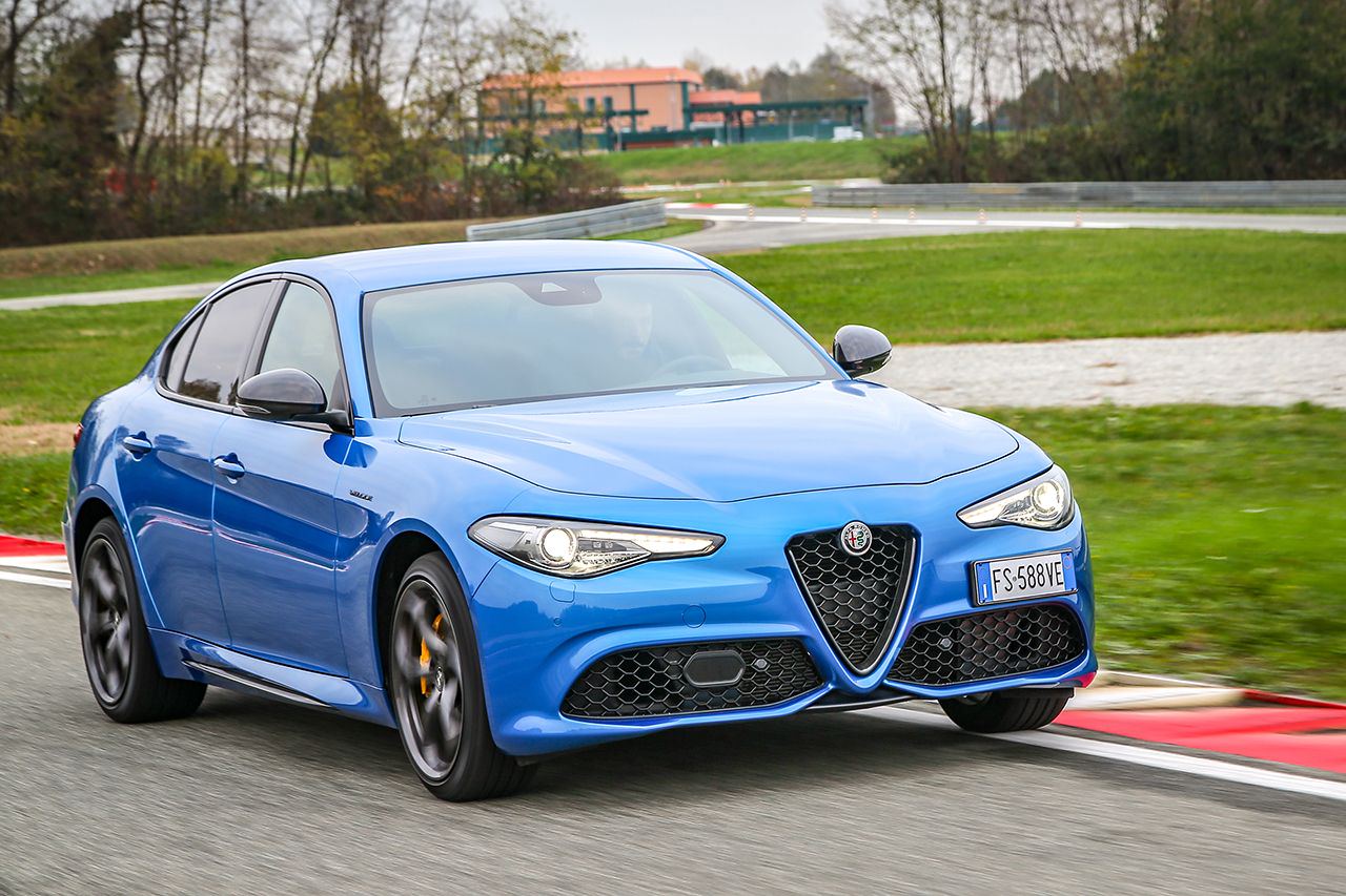 Test dinamico cerchi e pneumatici Test su strada per la misurazione di accelerazione e grip